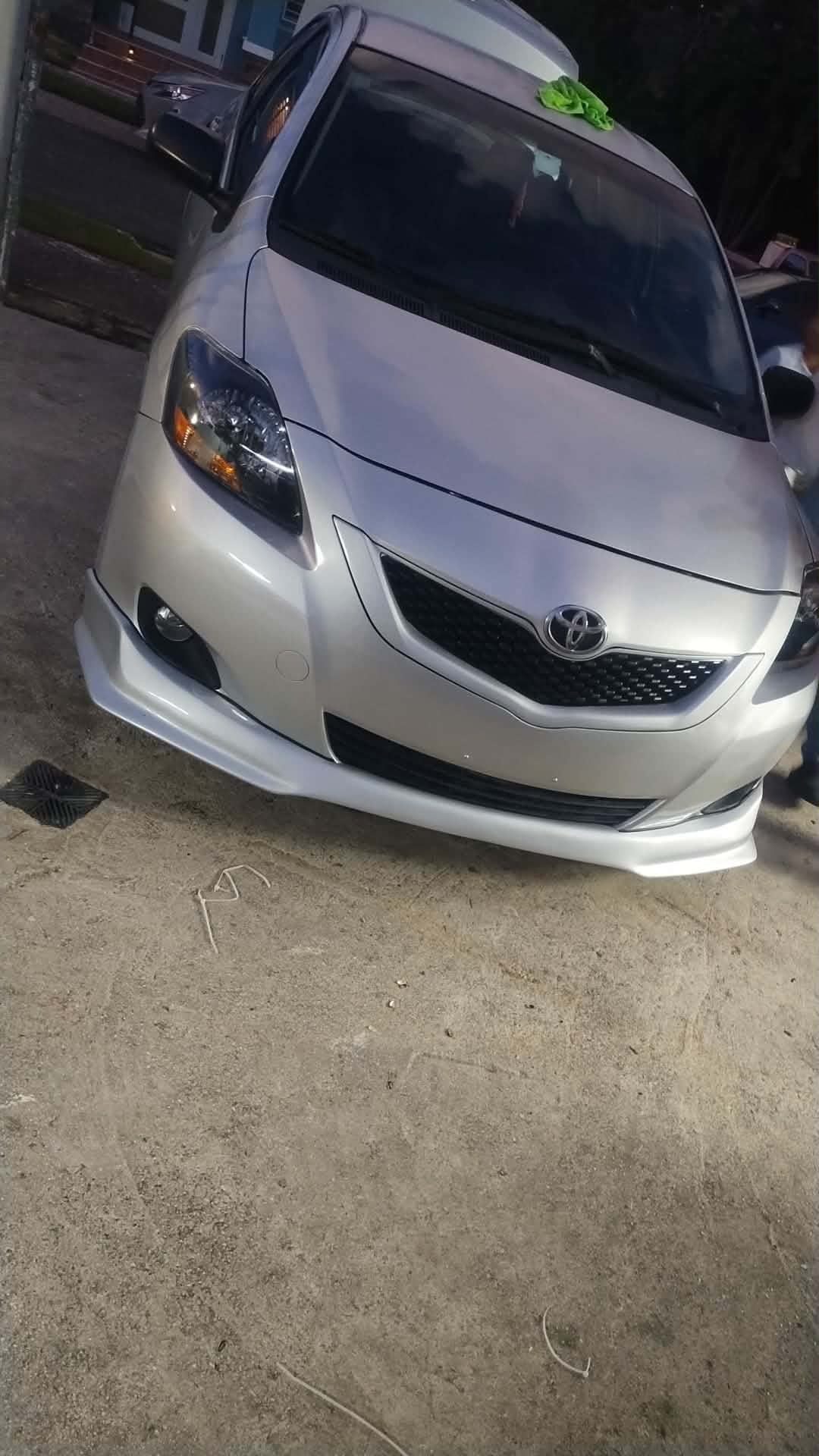 Toyota Yaris sedan 06 12